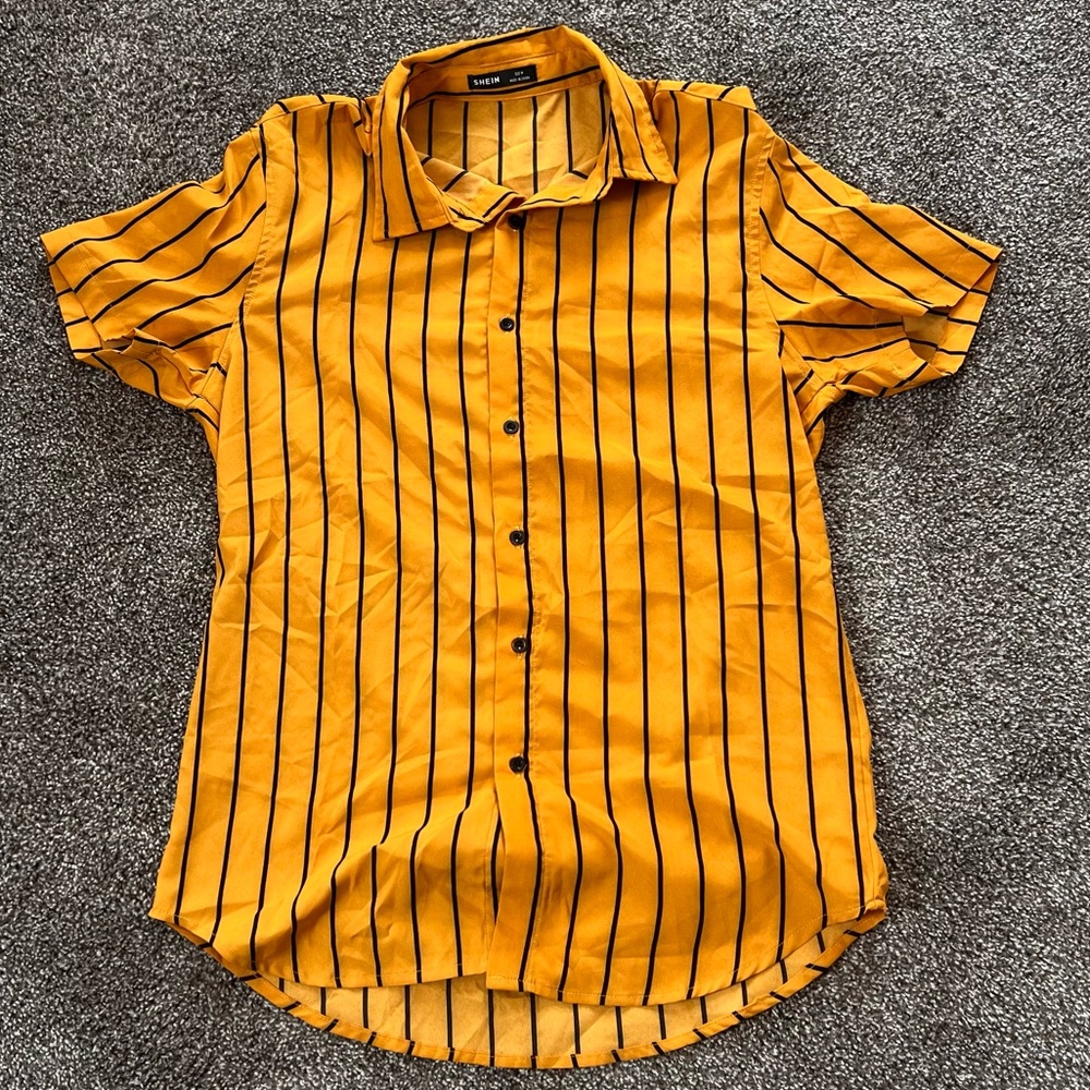 SHEIN Men button front shirt